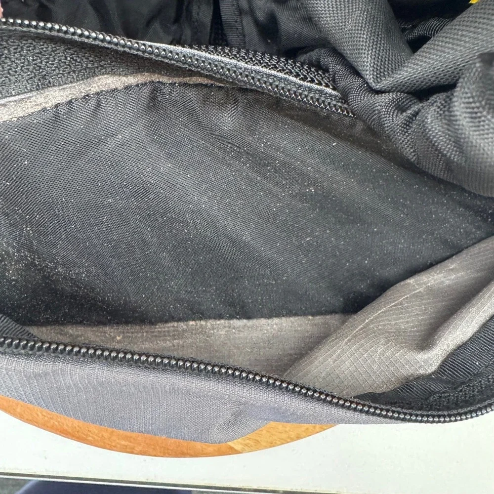 VTG Nike‎ Gym Bag Black Yellow Gray Duffel Travel School Sports Bag Retro Swoosh
